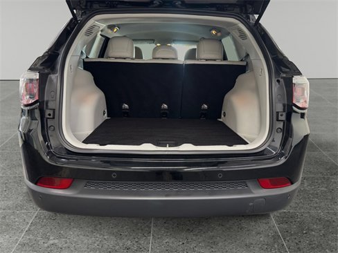 Used 2018 Jeep Compass Latitude w/ Popular Equipment Group image 20