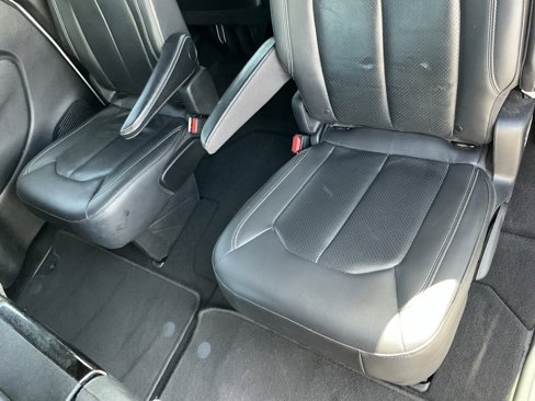Used 2019 Chrysler Pacifica Touring-L Plus w/ Advanced Safetytec Group image 46