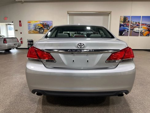 Used 2012 Toyota Avalon Limited image 5