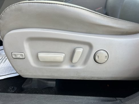 Used 2017 Toyota Highlander SE image 10