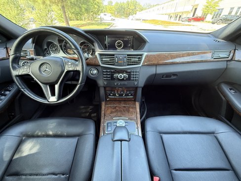 Used 2012 Mercedes-Benz E 350 4MATIC Sedan image 22