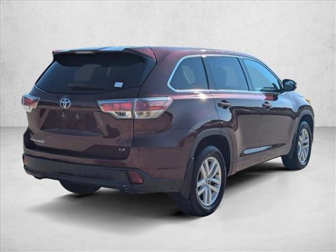Used 2015 Toyota Highlander LE image 5