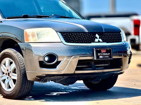 Used 2011 Mitsubishi Endeavor LS image 9
