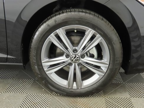 Certified 2024 Volkswagen Jetta SE image 34