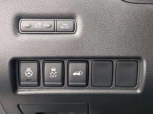 Used 2018 Nissan Murano SL w/ Moonroof Package image 17