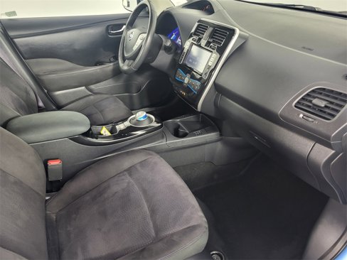 Used 2015 Nissan Leaf SV image 23