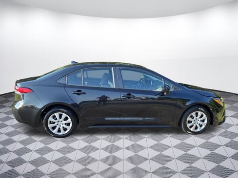 Used 2021 Toyota Corolla LE image 6