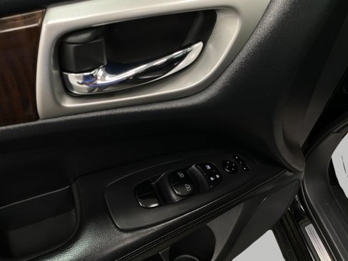 Used 2016 Nissan Pathfinder SL image 31