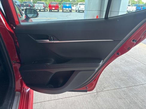 Used 2023 Toyota Camry SE image 26