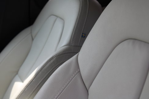 Used 2022 Volvo XC40 T5 Momentum image 12