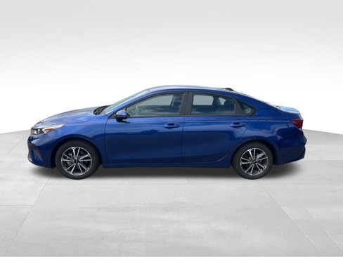Used 2023 Kia Forte LXS w/ LXS Technology Package image 2