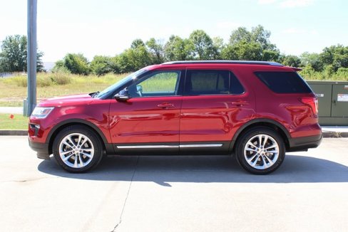 Used 2018 Ford Explorer XLT w/ Equipment Group 202A image 2