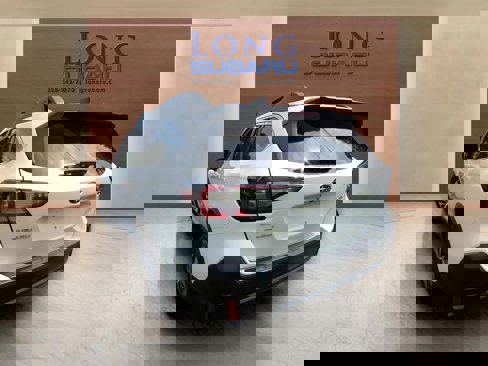 Used 2020 Subaru Outback Premium image 6