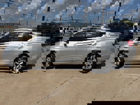 Used 2016 Chevrolet Impala LT image 8