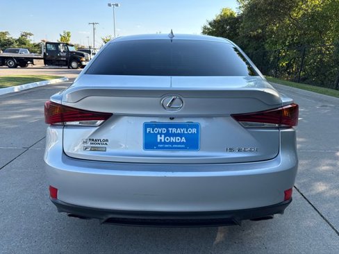 Used 2017 Lexus IS 200t F Sport image 4