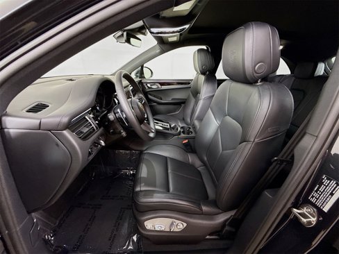 Used 2025 Porsche Macan image 5