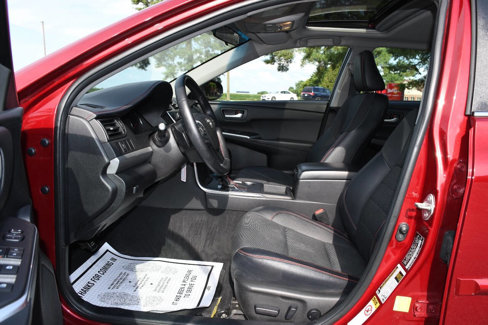 Used 2016 Toyota Camry SE image 10