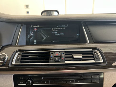 Used 2014 BMW 750Li xDrive image 14