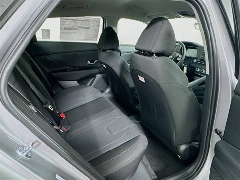 New 2025 Hyundai Elantra SE image 9