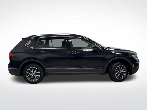 Used 2020 Volkswagen Tiguan SE w/ Panoramic Sunroof Package image 2