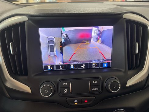 Used 2024 GMC Terrain SLT w/ Tech Package image 25