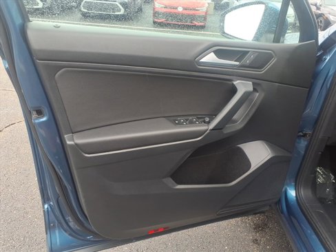 Used 2019 Volkswagen Tiguan SE image 14