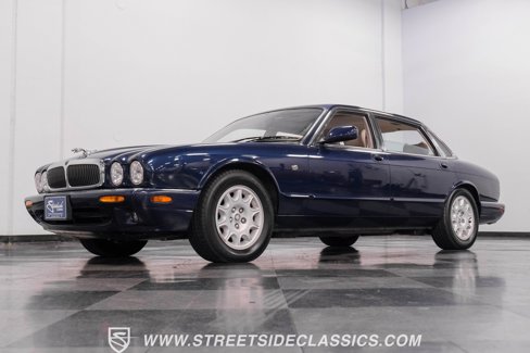 Used 1999 Jaguar XJ8 image 18