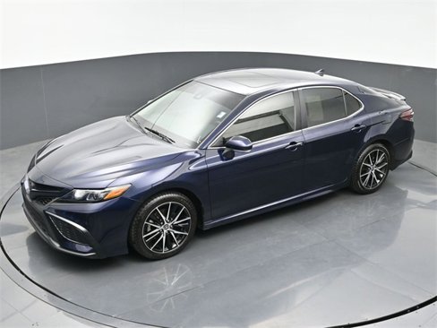 Used 2022 Toyota Camry SE image 30
