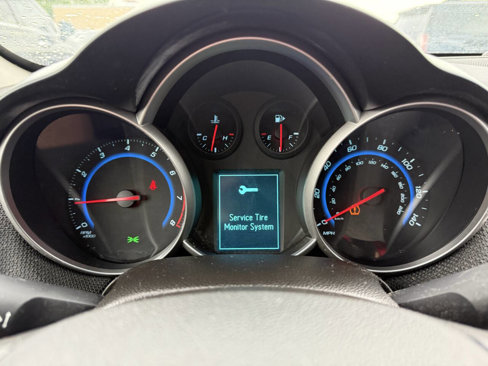Used 2016 Chevrolet Cruze LT w/ Technology Package image 21