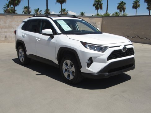 Used 2019 Toyota RAV4 XLE image 2