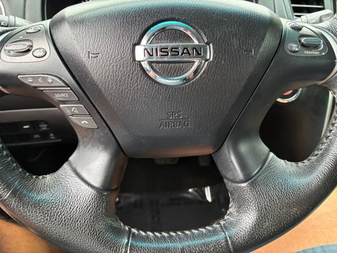Used 2013 Nissan Pathfinder SL image 9
