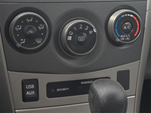 Used 2013 Toyota Corolla LE image 20