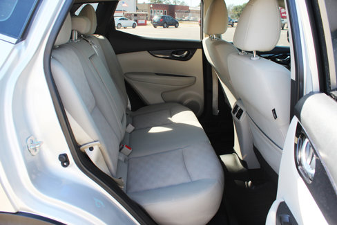 Used 2019 Nissan Rogue Sport SV image 38