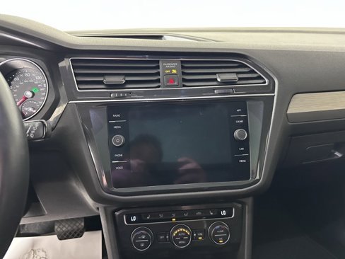 Used 2019 Volkswagen Tiguan SE w/ Panoramic Sunroof Package image 21