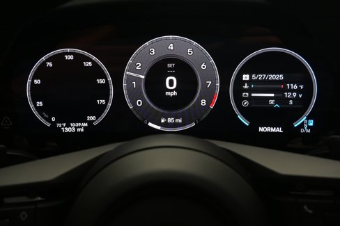 Used 2025 Porsche 911 Carrera w/ Premium Package image 21