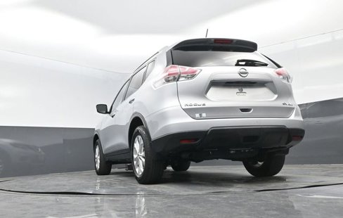Used 2016 Nissan Rogue SV image 28