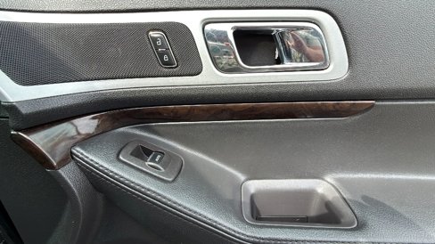 Used 2012 Ford Explorer Limited image 29