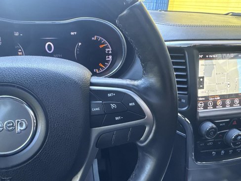 Used 2018 Jeep Grand Cherokee Overland image 16