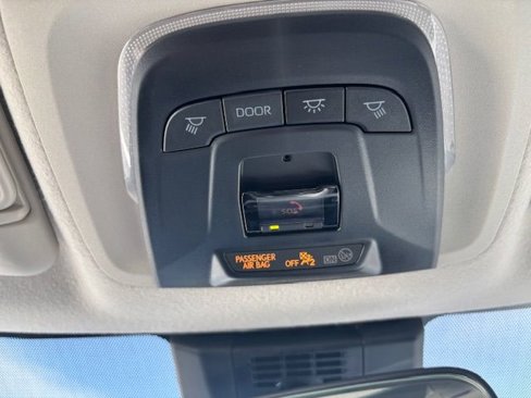 Used 2025 Toyota Corolla LE image 16