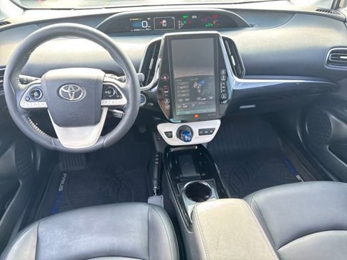 Used 2017 Toyota Prius Prime image 16