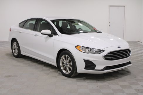 Used 2019 Ford Fusion SE image 1