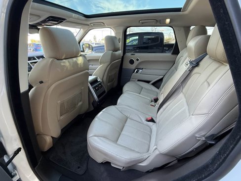 Used 2017 Land Rover Range Rover Sport SE image 6