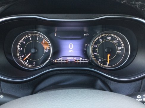 Used 2020 Jeep Cherokee Trailhawk w/ Cold Weather Group image 12