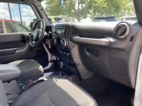Used 2015 Jeep Wrangler Unlimited Sport image 29