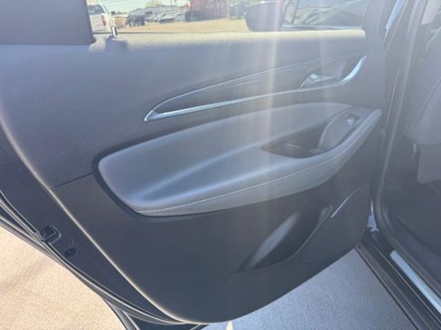 Used 2019 Buick Enclave Essence w/ LPO, Sport Appearance Package image 10