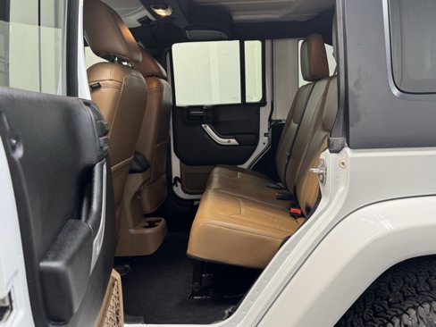 Used 2018 Jeep Wrangler Unlimited Sahara image 26