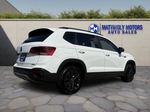 Used 2022 Volkswagen Taos S image 3