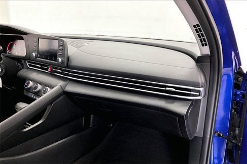 Certified 2025 Hyundai Elantra SE image 16