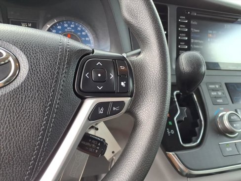 Certified 2019 Toyota Sienna LE image 22