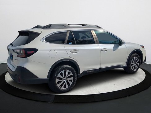 Used 2022 Subaru Outback Premium image 4